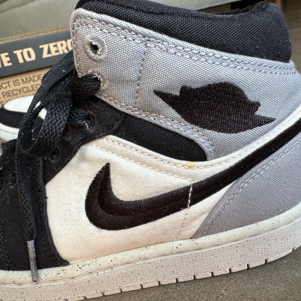 Nike Air Jordan women 1 Mid SE SIZE 6 pre owned white box - Picture 6 of 16